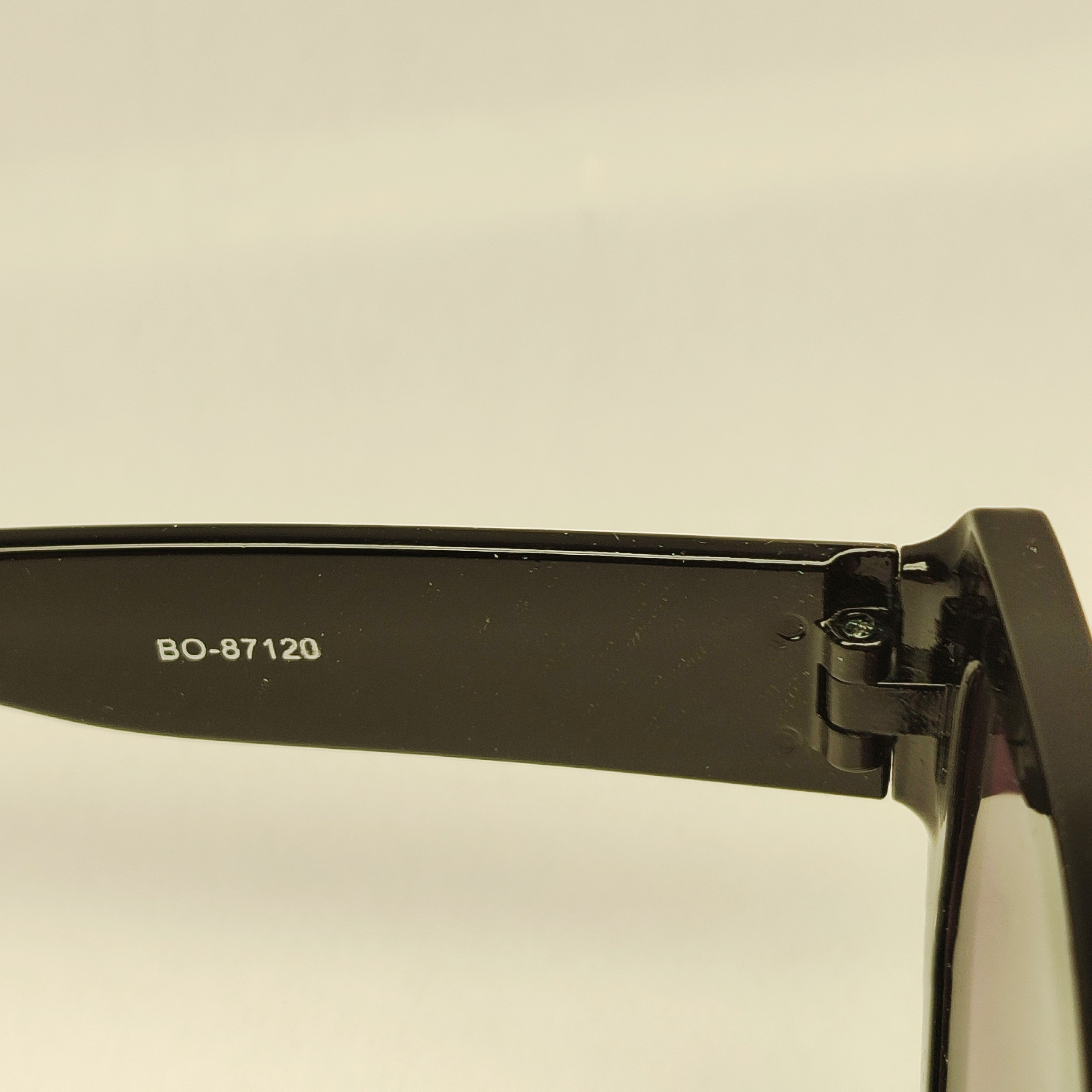 عینک آفتابی زنانه کائوچویی فریم بزرگ مشکی فشن