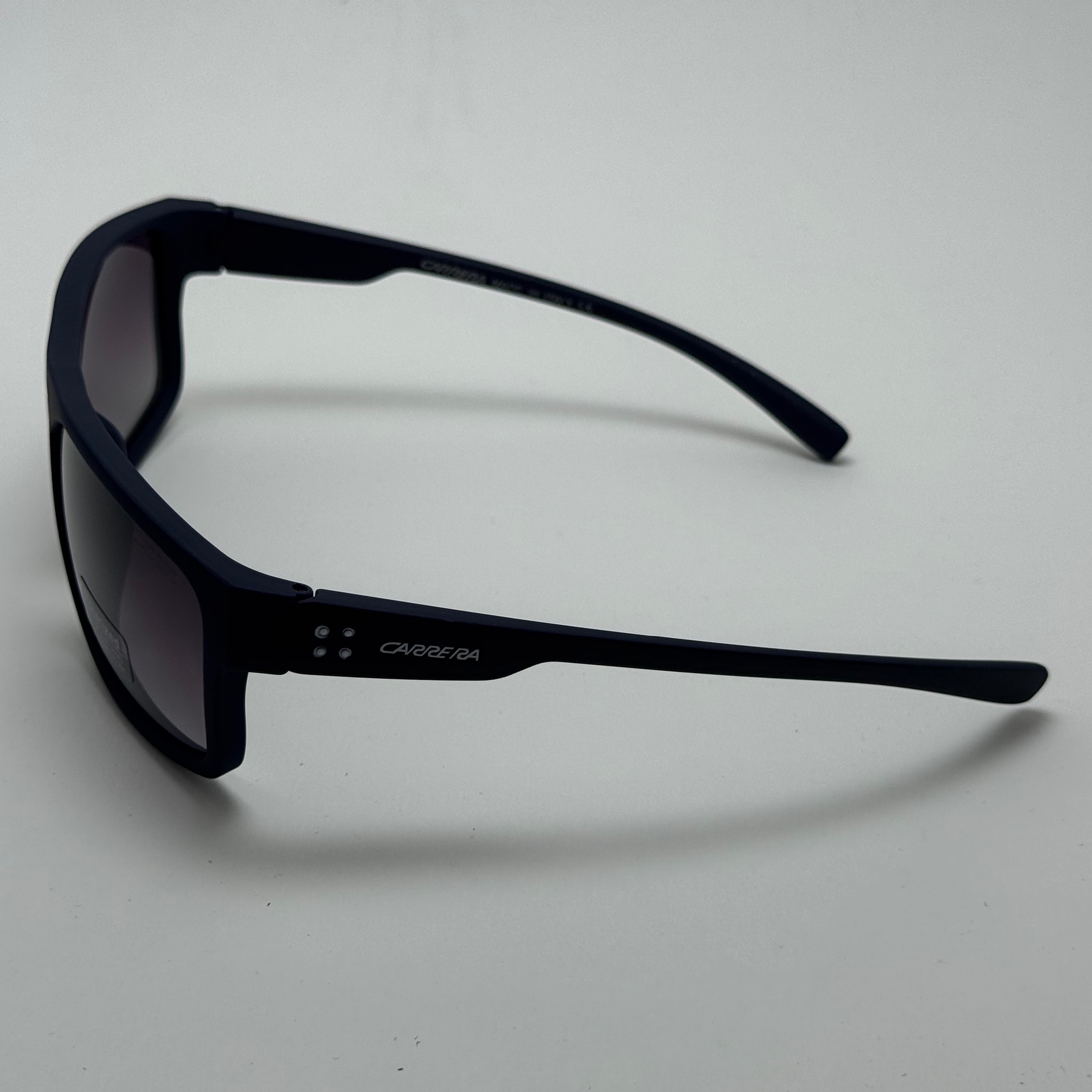 عینک آفتابی پلاریزه اسپرت کررا CARRERA آبی نفتی مناسب رانندگی به همراه کاور پارچه ای و دستمال نانو مخصوص کد 2202