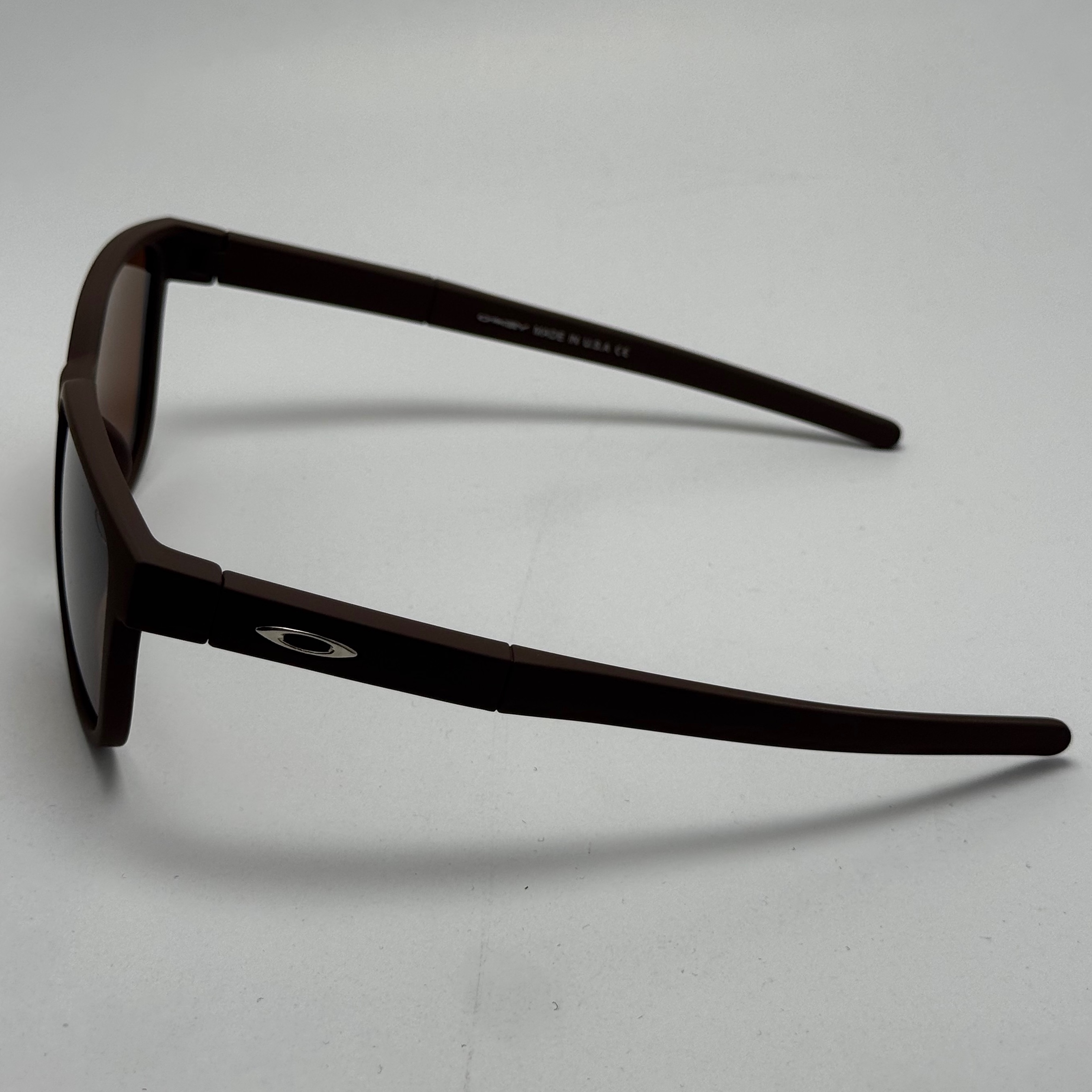 عینک آفتابی اوکلی سبک OAKLEY آمریکایی قهوه ای کد 2435