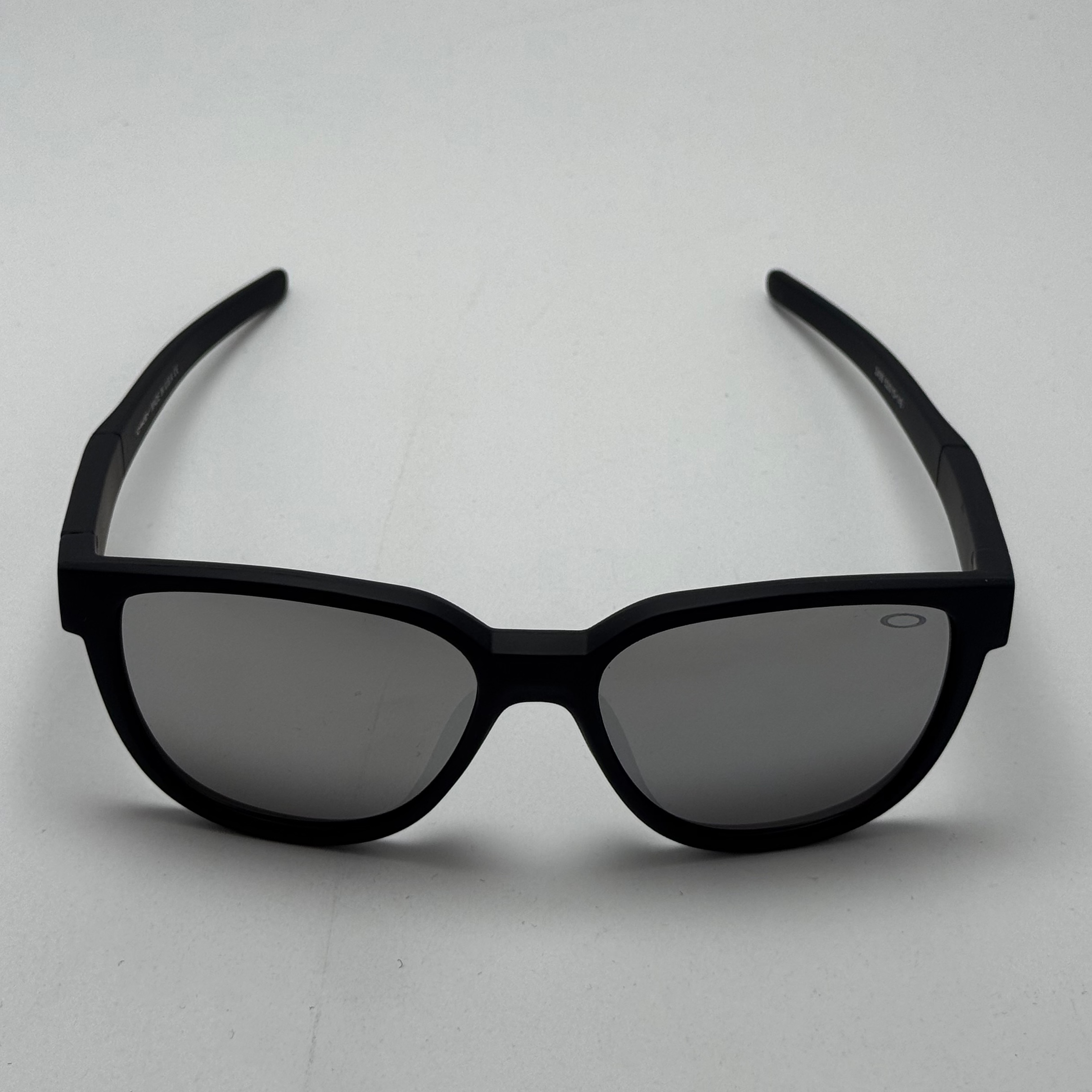 عینک آفتابی اوکلی سبک OAKLEY آمریکایی مشکی عدسی آیینه کد 2435