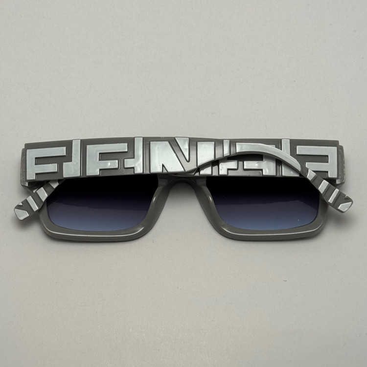 عینک آفتابی فندی FENDI طوسی کد 23087 - کیفیت مستر - لیمیتد ادیشن