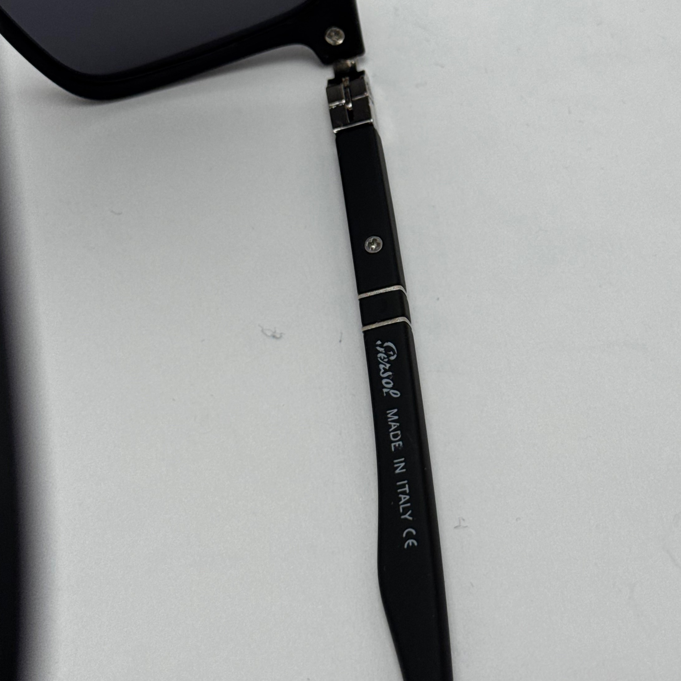 عینک آفتابی پلاریزه پرسول PERSOL مستطیلی لولا فنری کد P 8011