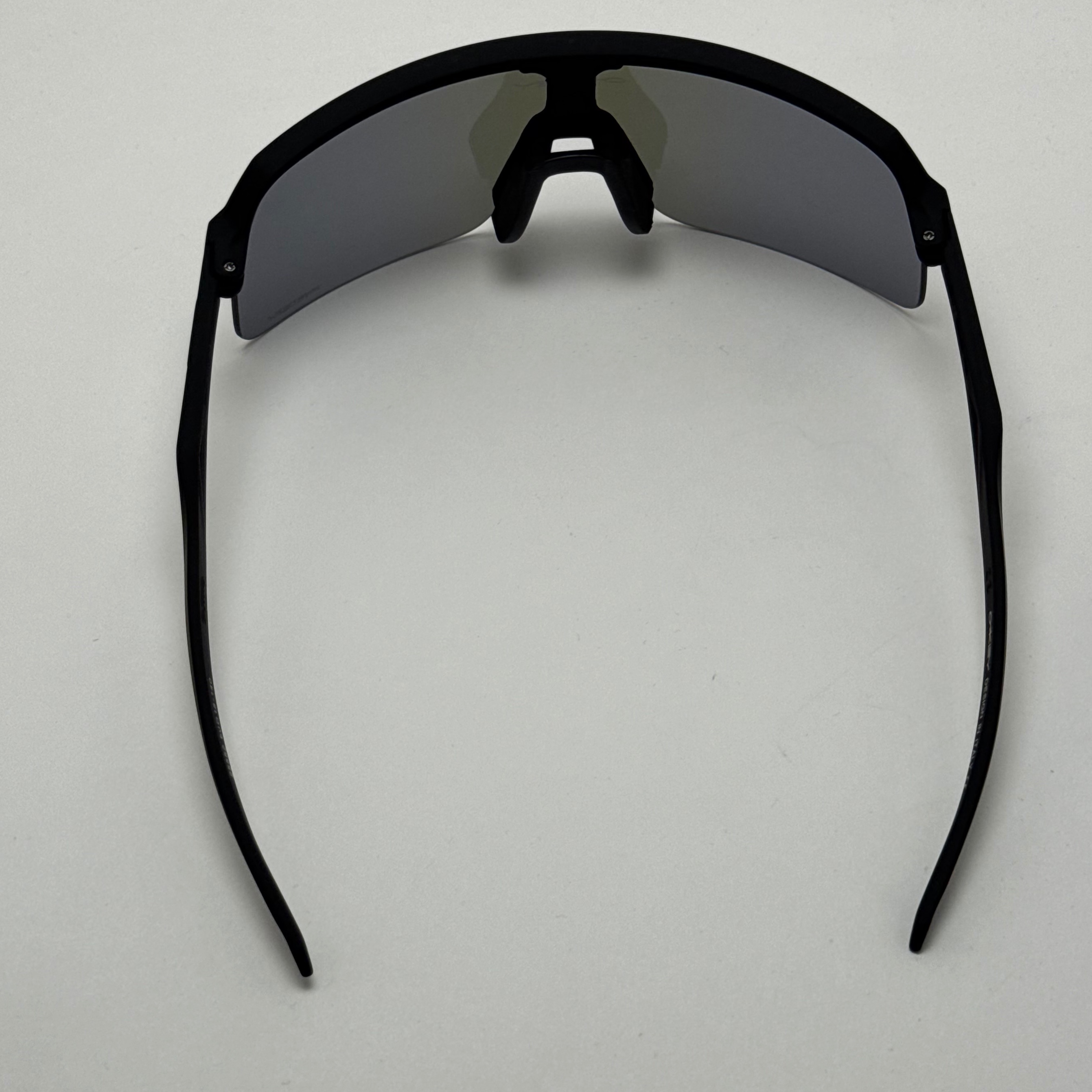 عینک آفتابی اسپرت اوکلی OAKLEY مدل SUTRO فریم مشکی عدسی آبی
