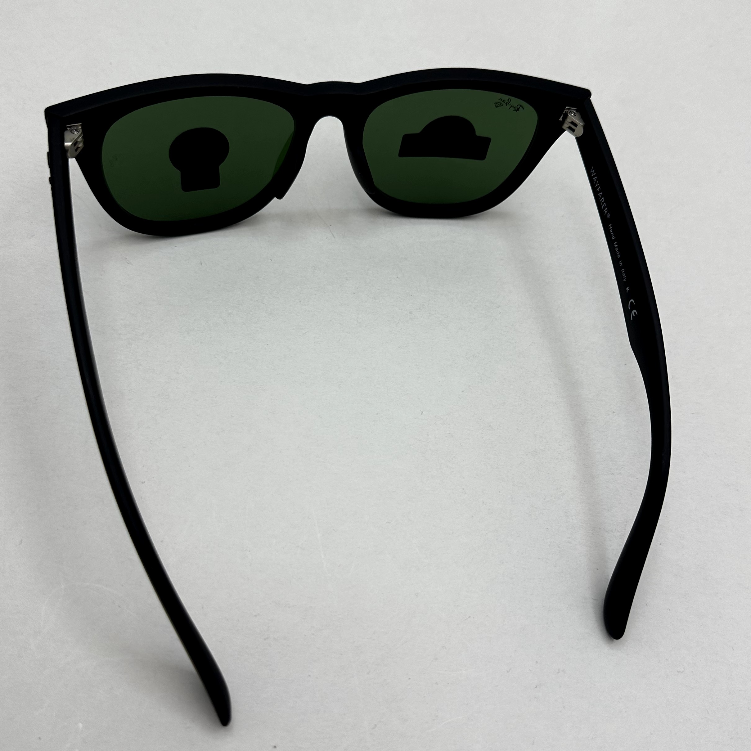 عینک آفتابی ریبن rayban ویفرر شیشه سنگ مشکی مات عدسی سبز سایز 54 به همراه پک کامل اورجینال RB 2140