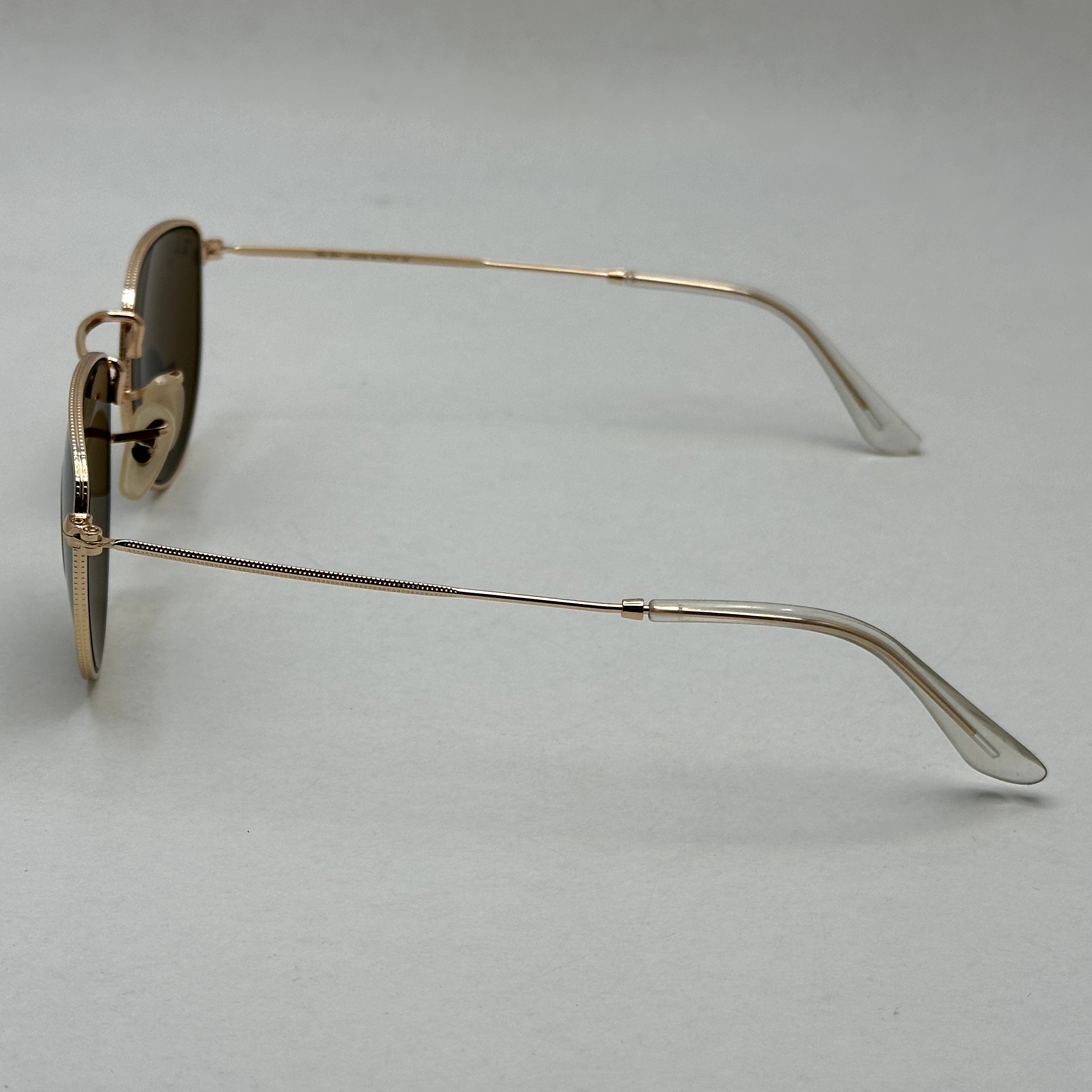 عینک آفتابی ریبن rayban شیشه سنگ قهوه ای طلایی کد rb 3958 - فول پک
