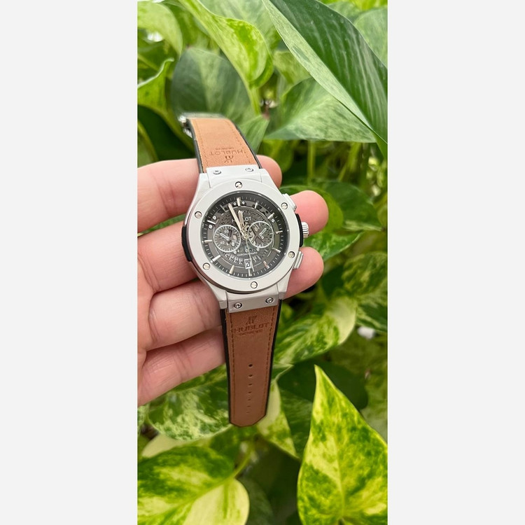 ساعت هابلوت Hublot بند قهوه ای کیفیت درجه یک رنگ ثابت تاریخ دار با جعبه