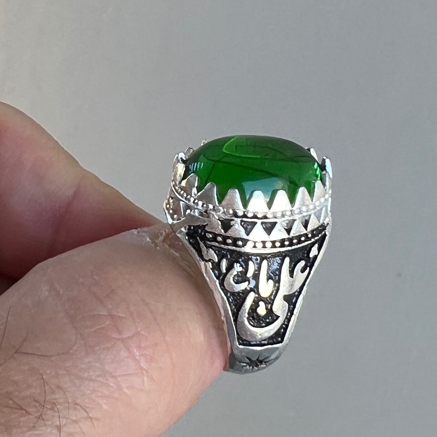 انگشتر یا علی یا حسین طرح عقیق سبز