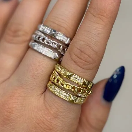 انگشتر زنانه طرح سه لاین وسط کارتیرCartier آبکاری نقره رنگ ثابت فری سایز Freesize کدzgy (پس کرایه)