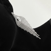 گوشواره زنانه جواهری طرح آویز جواهری رشته ای فول نگین کاری رنگ نقره ای آبکاری نقره رنگ ثابت کد zmc (پس کرایه)
