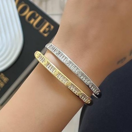 دستبند بنگل زنانه مدل کارتیر Cartier نگین تنیسی فری سایز freesize رنگ ثابت با کیفیت بالا کد zmc (پس کرایه)