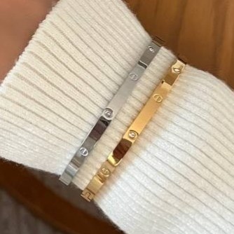 دستبند بنگل زنانه طرح کارتیر Cartier فری سایز freesize رنگ ثابت با کیفیت بالا کد zmc (پس کرایه)