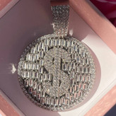گردنبند پلاک فول نگین کاری شده طرح کلت ( اسلحه ) رنگ ثابت با کیفیت بالا کد zel (پس کرایه)