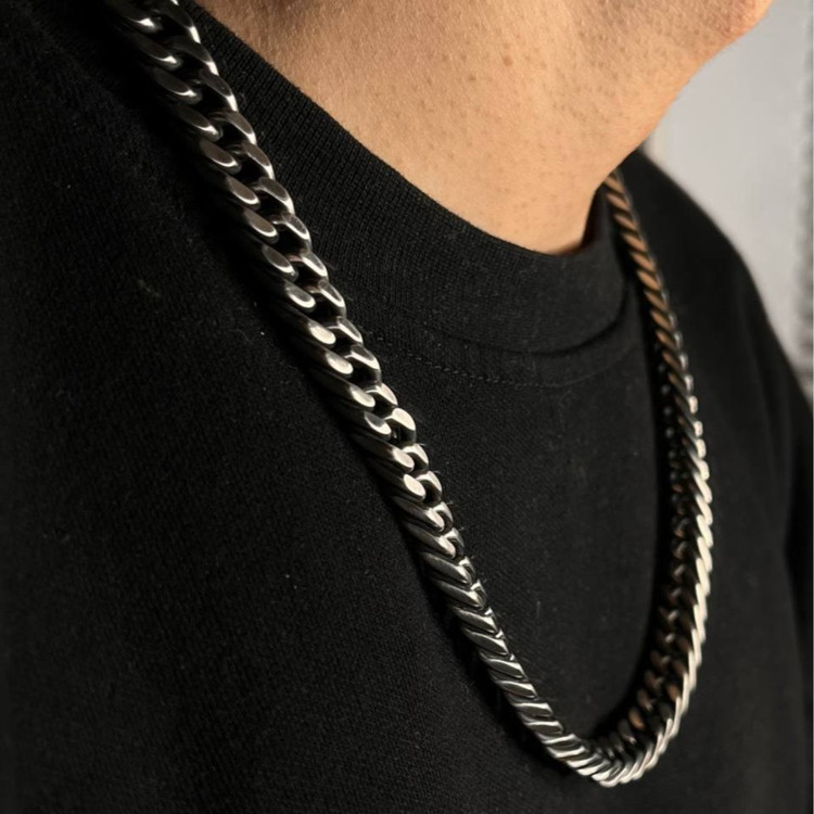 گردنبند مردانه طرح کارتیه Cartier سیاه قلم جنس استیل عیار 316 رنگ ثابت کد ztk (پس کرایه)