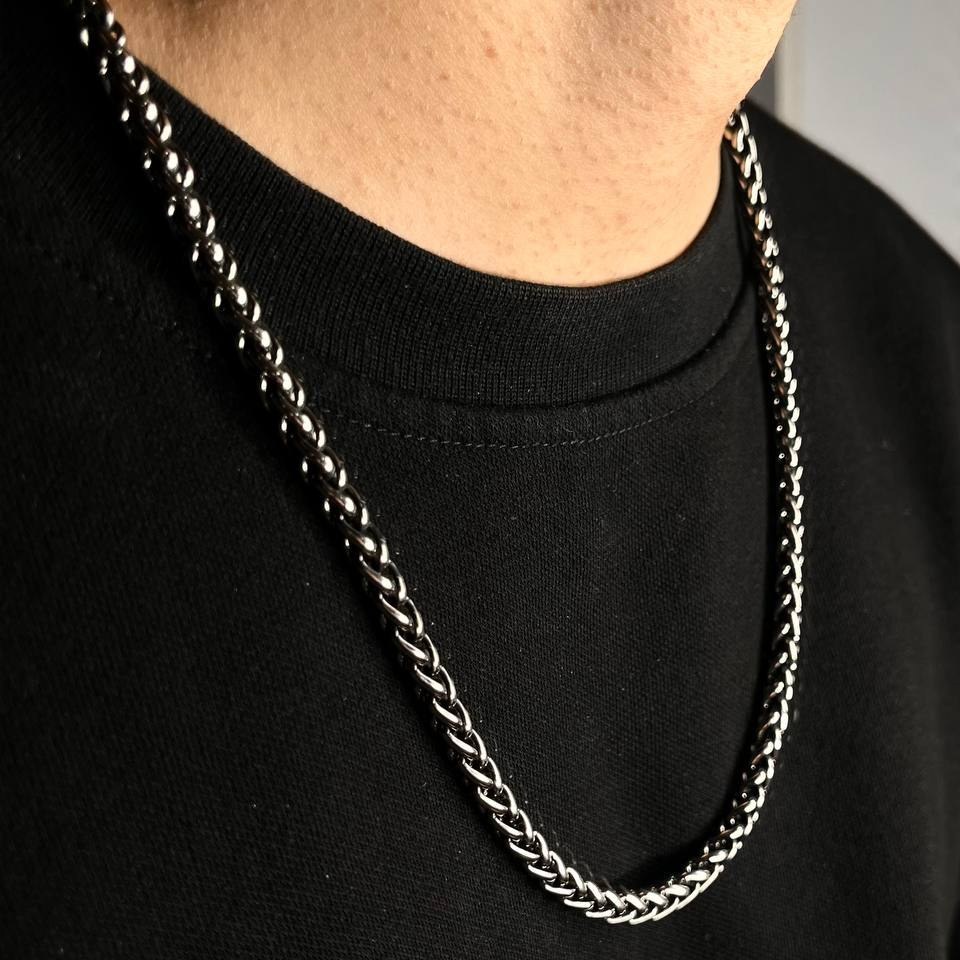 گردنبند مردانه طرح کارتیه Cartier سیاه قلم جنس استیل عیار 316 رنگ کاملا ثابت کد ztk (پس کرایه)