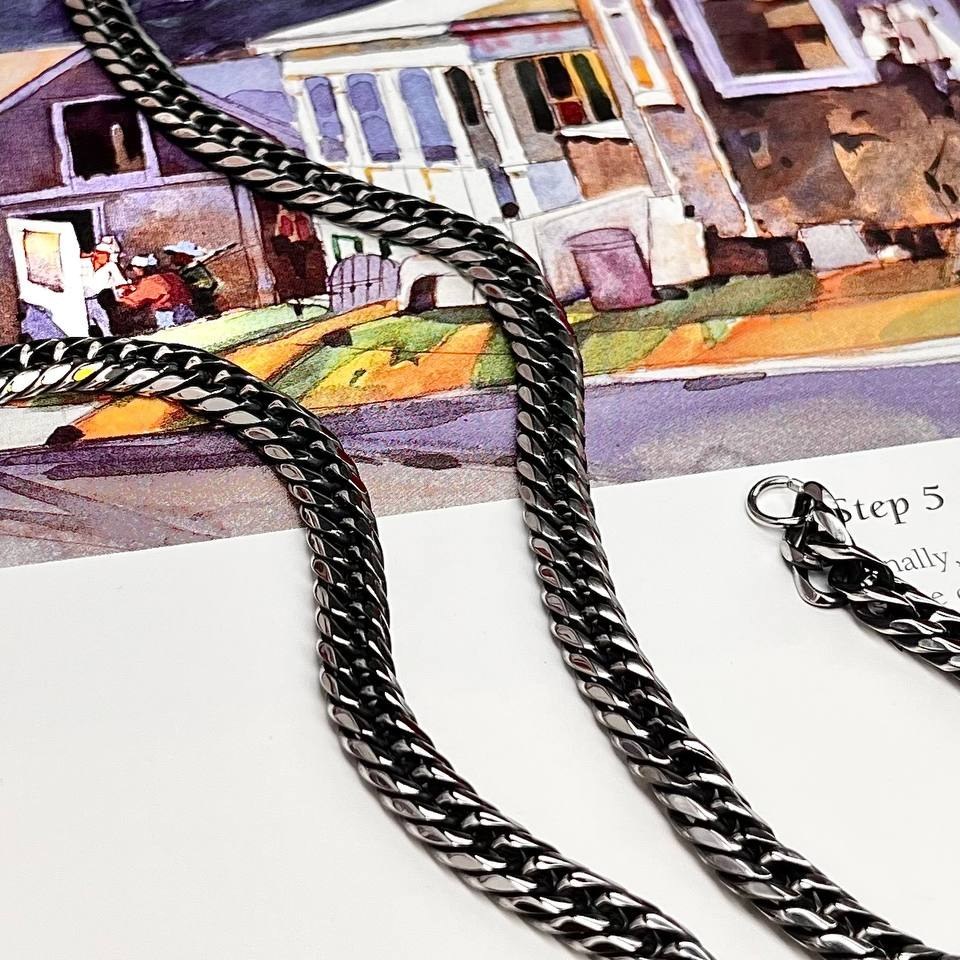 گردنبند مردانه مدل کارتیه Cartier سیاه قلم جنس استیل عیار 316 رنگ کاملا ثابت کد ztk (پس کرایه)