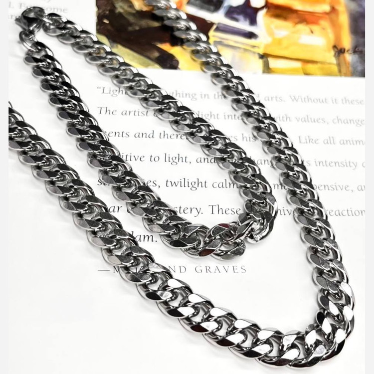 ست گردنبند و دستبند مردانه مدل کارتیر Cartier جنس استیل عیار 316 رنگ کاملا ثابت کد ztk (پس کرایه)