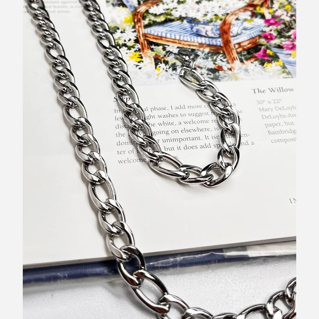 گردنبند مردانه طرح کارتیه Cartier جنس استیل عیار 316 رنگ ثابت کد ztk (پس کرایه)
