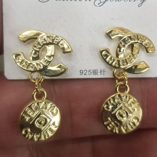 گوشواره طرح شنل Chanel آویز گل تنوع طرح رنگ کاملا ثابت کد bn (پس کرایه)