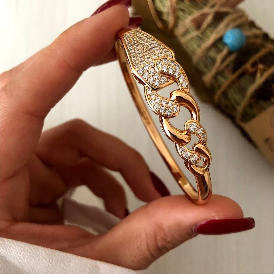 دستبند النگویی زنانه جواهر نگینی ژوپینگ طرح کارتیر نگین رنگ کاملا ثابت کد sm (پس کرایه)