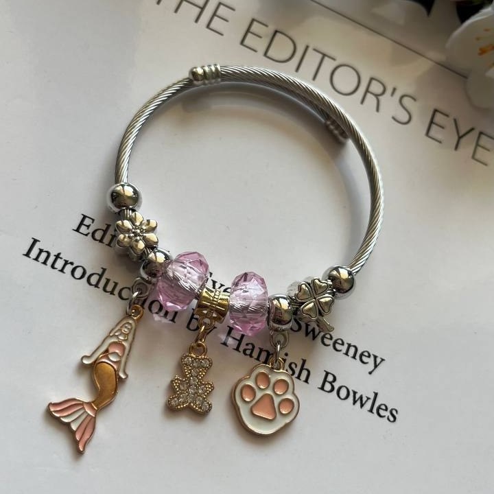 دستبند زنانه پاندورا مهره آویز دار در تنوع طرح رنگ ثابت کد sm (پس کرایه)