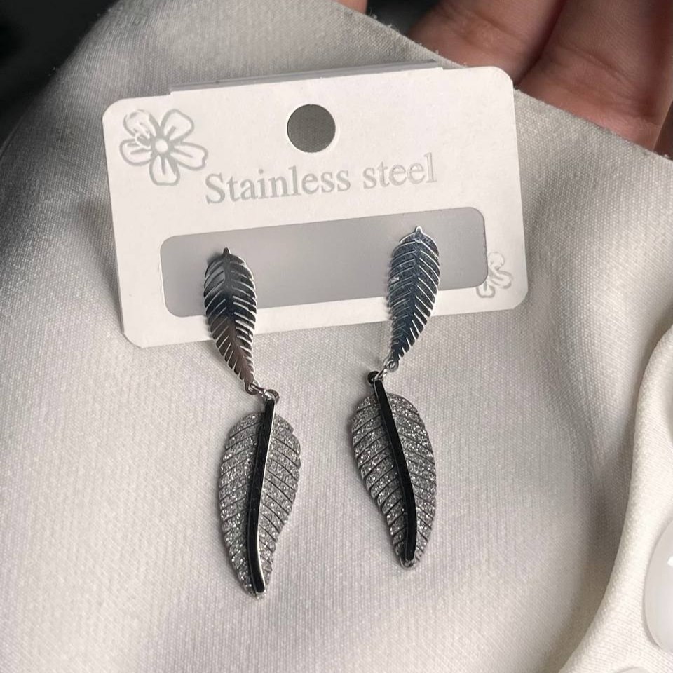 گوشواره استیل زنانه سه عددی طرح ستاره تنوع طرح رنگ ثابت کد tk (پس کرایه)