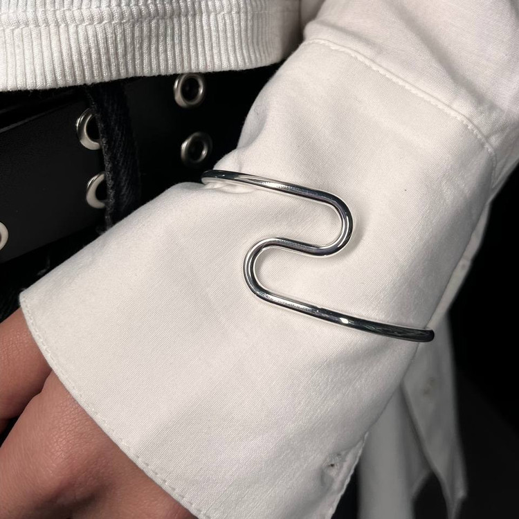 دستبند بنگل آبکاری نقره زنانه طرح بی نهایت گره ای تنوع طرح رنگ ثابت کد tk (پس کرایه)