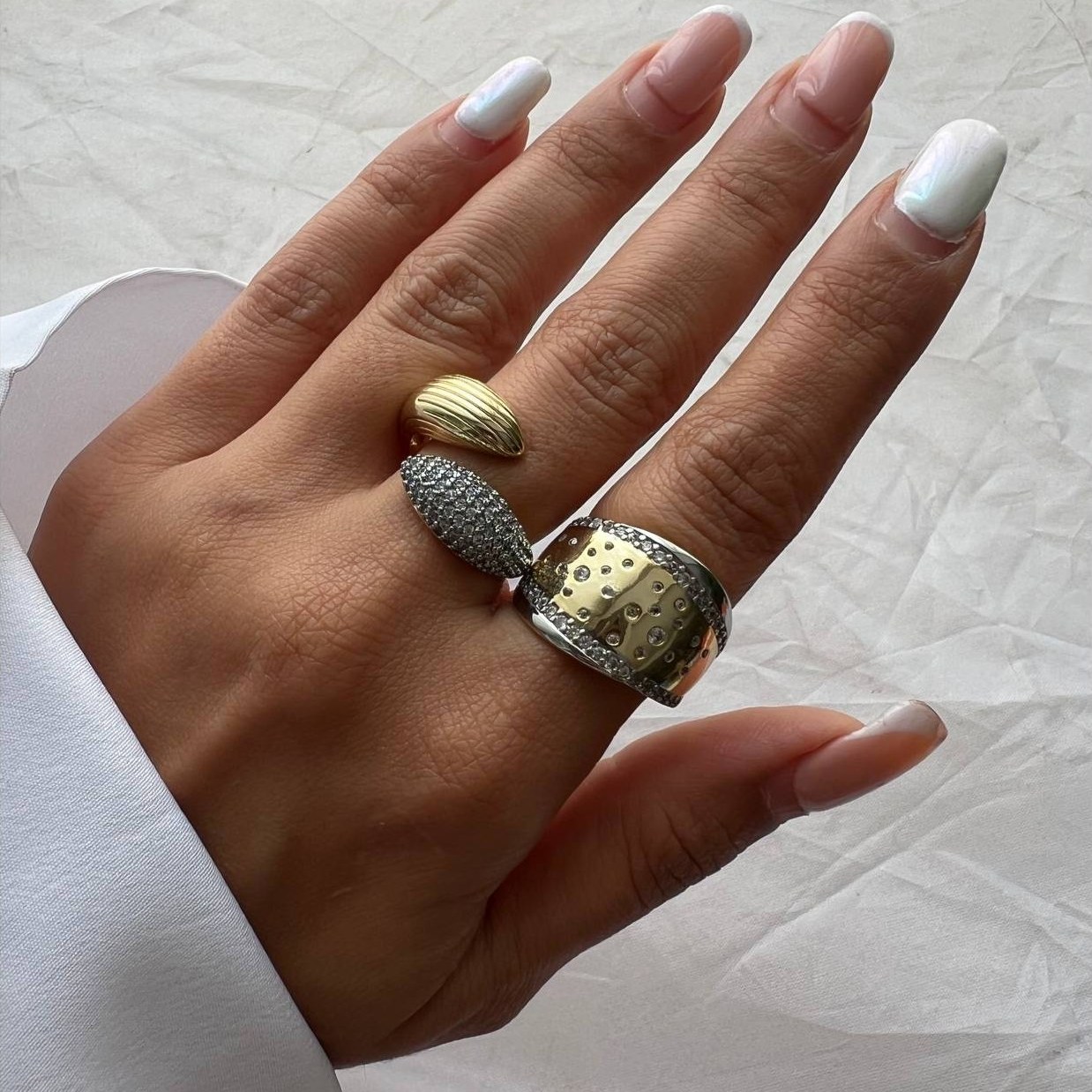 انگشتر آبکاری نقره زنانه نقره ای طلایی در دو مدل رنگ ثابت کد tj (پس کرایه)