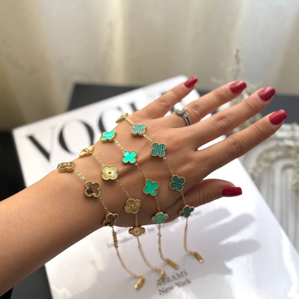 دستبند استیل زنانه طرح گل ونکلیف Vancleef رنگی تنوع رنگ رنگ ثابت کد sm (پس کرایه)