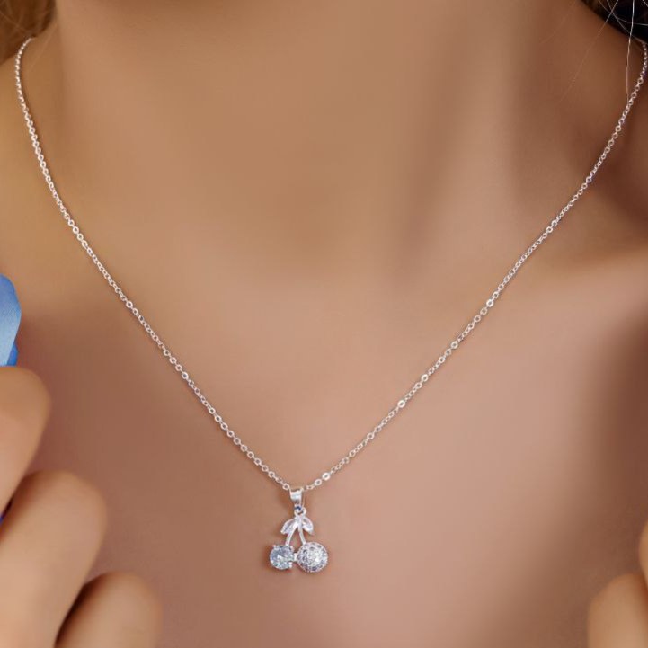 گردنبند و آویز پلاک آبکاری نقره طرح قلب Love نگین تنوع طرح رنگ ثابت کد mp