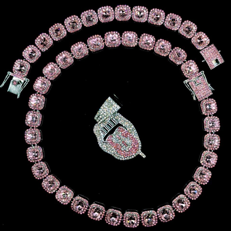 ست گردنبند و آویز پلاک و دستبند فول نگین تنوع طرح رنگ ثابت کد vn