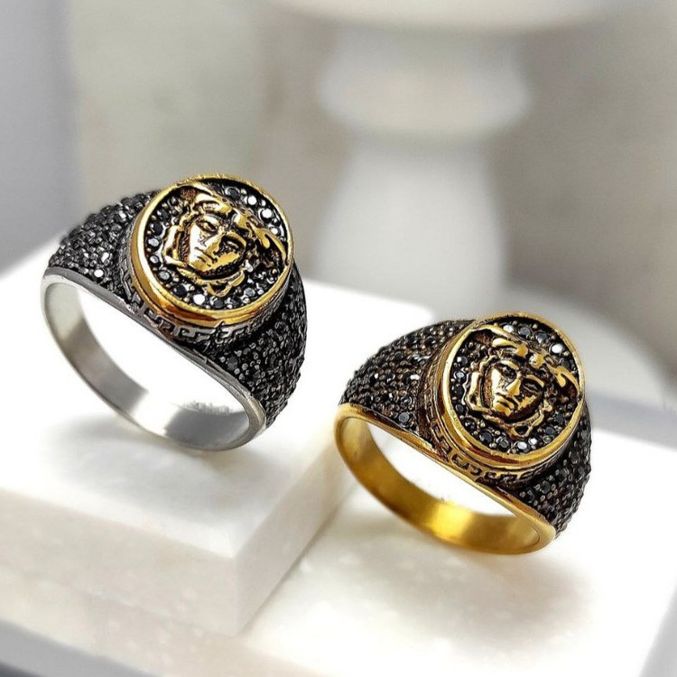 انگشتر مردانه استیل طرح ورساچ VERSACE سایز بندی 9 تا 12 رنگ ثابت تنوع طرح کد mp