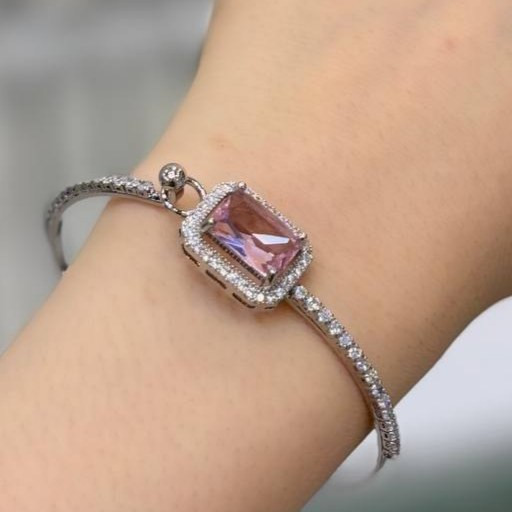 دستبند النگویی و بنگل زنانه طرح جواهری طرح سه لاین وسط نگین تنوع طرح رنگ ثابت کد gy