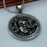 گردنبند و پلاک آویز استیل طرح مدوسا medusa طرح ورساچ رنگ ثابت کد ar