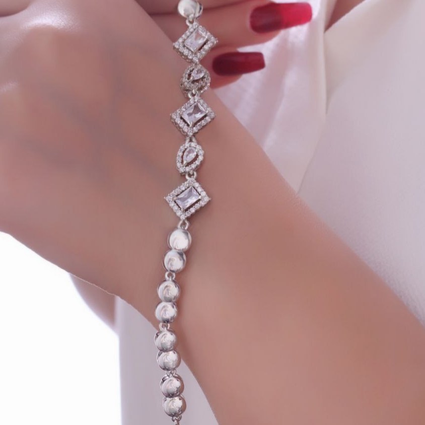 دستبند زنانه فول نگین جواهری MC jewelry پهن مخراج کاری بدون ریزش نگین رنگ کاملا ثابت کد MP