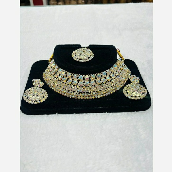 سرویس جواهری سرویس هندی جواهری سرویس فول نگین سینه ریز گوشواره فرقبند هندی