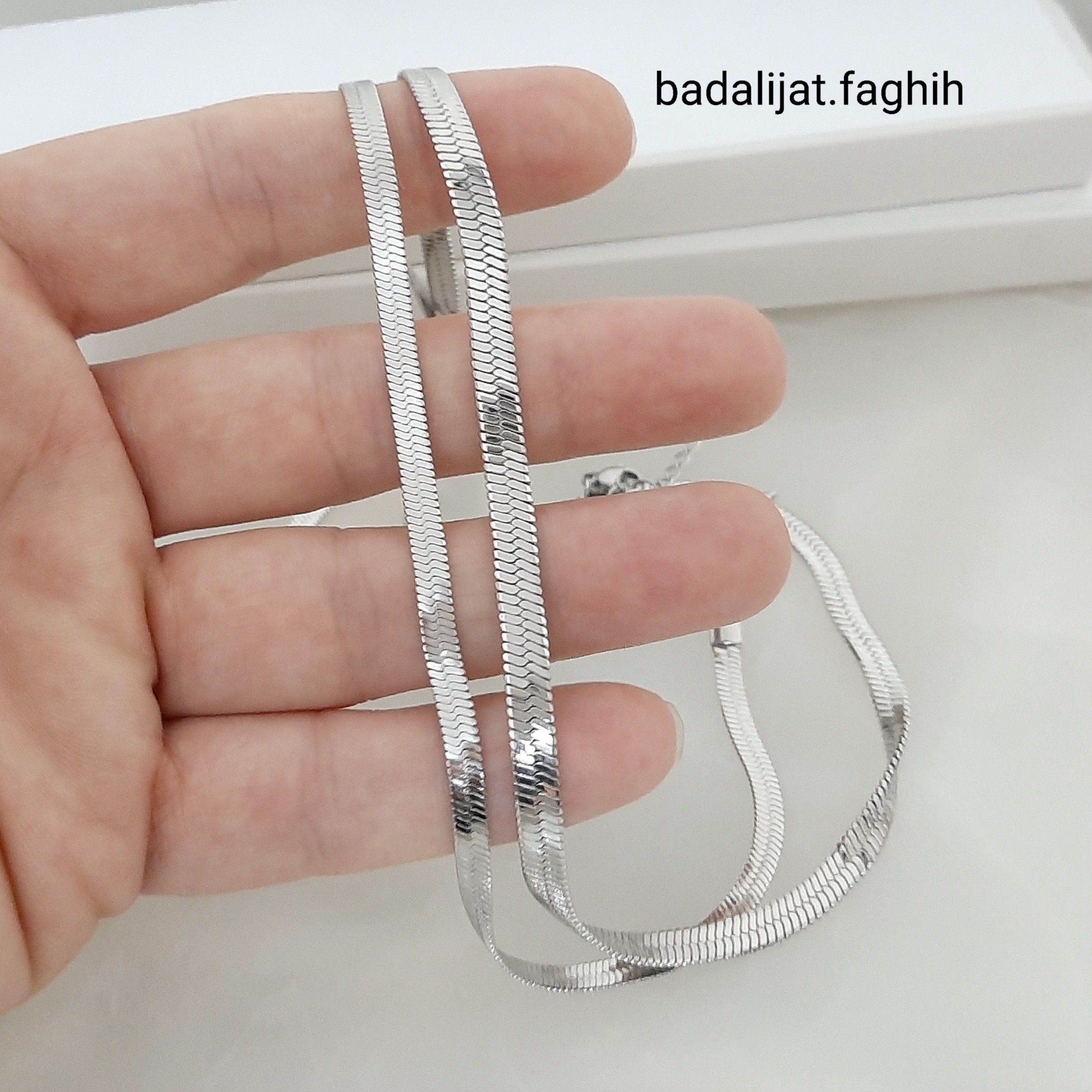 زنجیر ماری استیل کاملا رنگ ثابت جنس وارداتی بسیار با کیفیت ورق بزنید و توضیحات رو بخونید لطفا