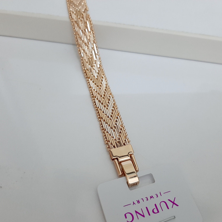دستبند ژوپینگ رنگ ثابت طرح جلفا با طلا مونمیزنه و فوق العاده شیک ورق بزنید لطفا