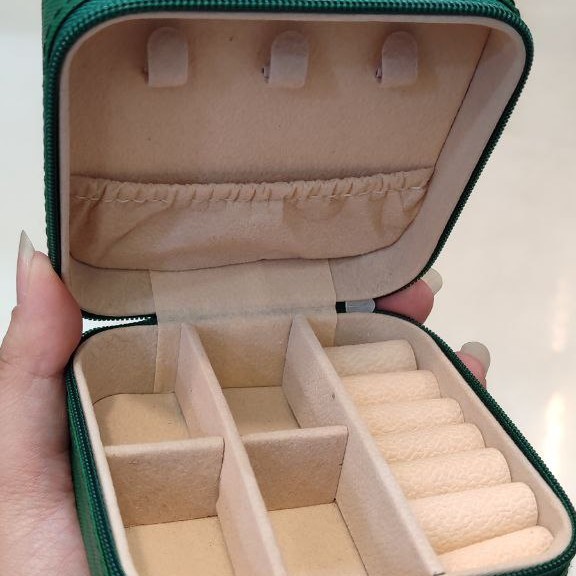 جعبه جواهرات سبز تیره