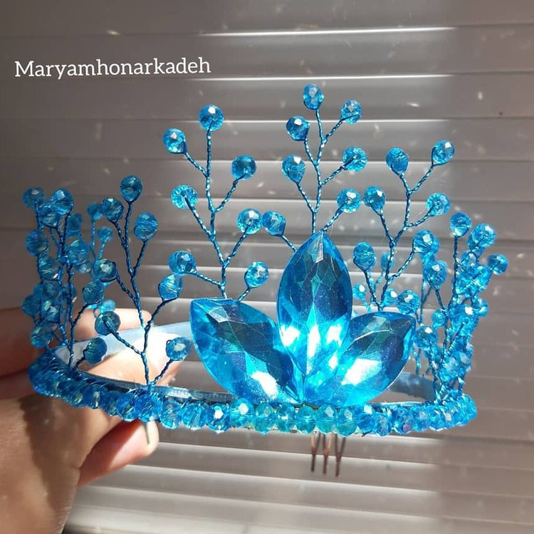 تاج دخترانه پرنسسی نگین دار (دارای رنگبندی) (پس کرایه)