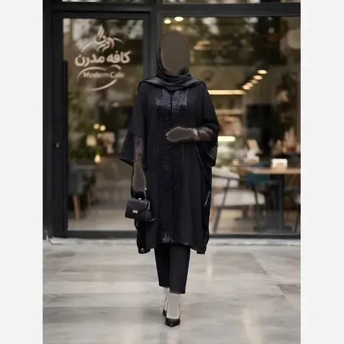 عبای زنانه مدل پانچ اورسایز کرپ حریر اسود با تزیین گیپور و ژاکارد فری سایز
