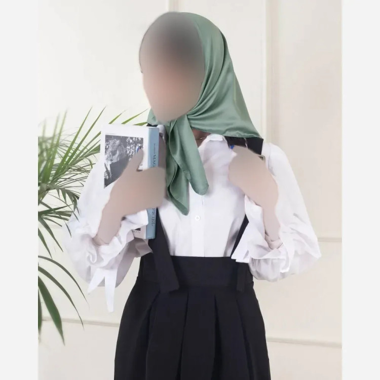 مینی اسکارف ساتن سیلک ابعاد 75 در 75 سانتیمتر
