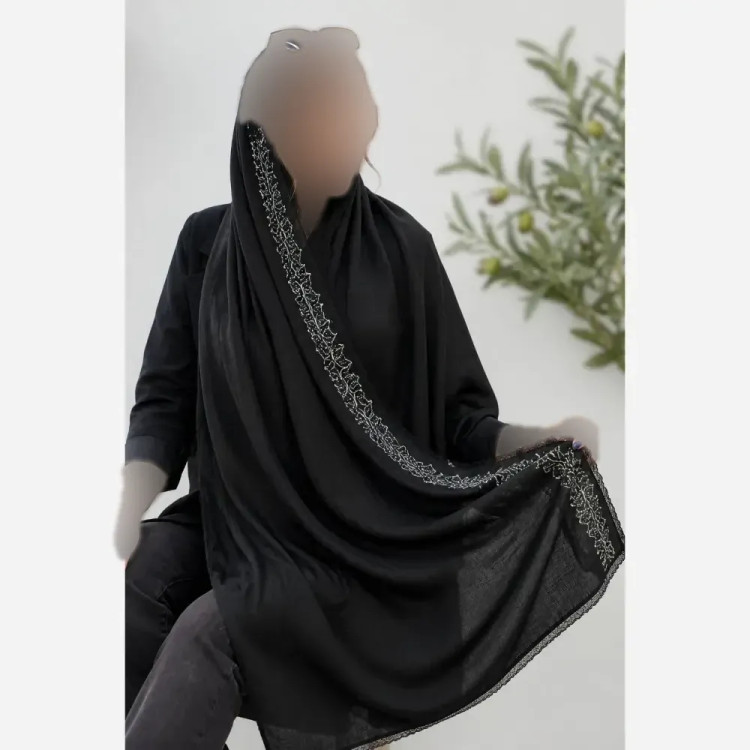 شال مجلسی گلدوزی و دانتل دوزی شده مدل گلاب جنس کریشه پلاس ابعاد 180 در 62 سانتیمتر