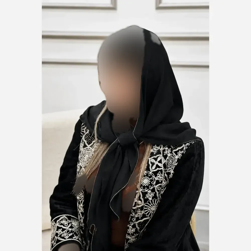 روسری کرپ حریر دور دوزی ابعاد 100 در 100 سانتیمتر