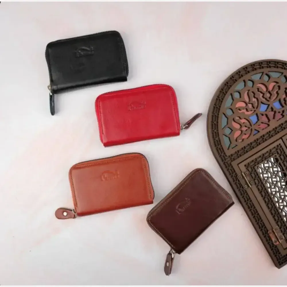 جاکارتی چرم طبیعی مدل 353 با جای پول و مدارک ابعاد 8 در 10 سانتیمتر