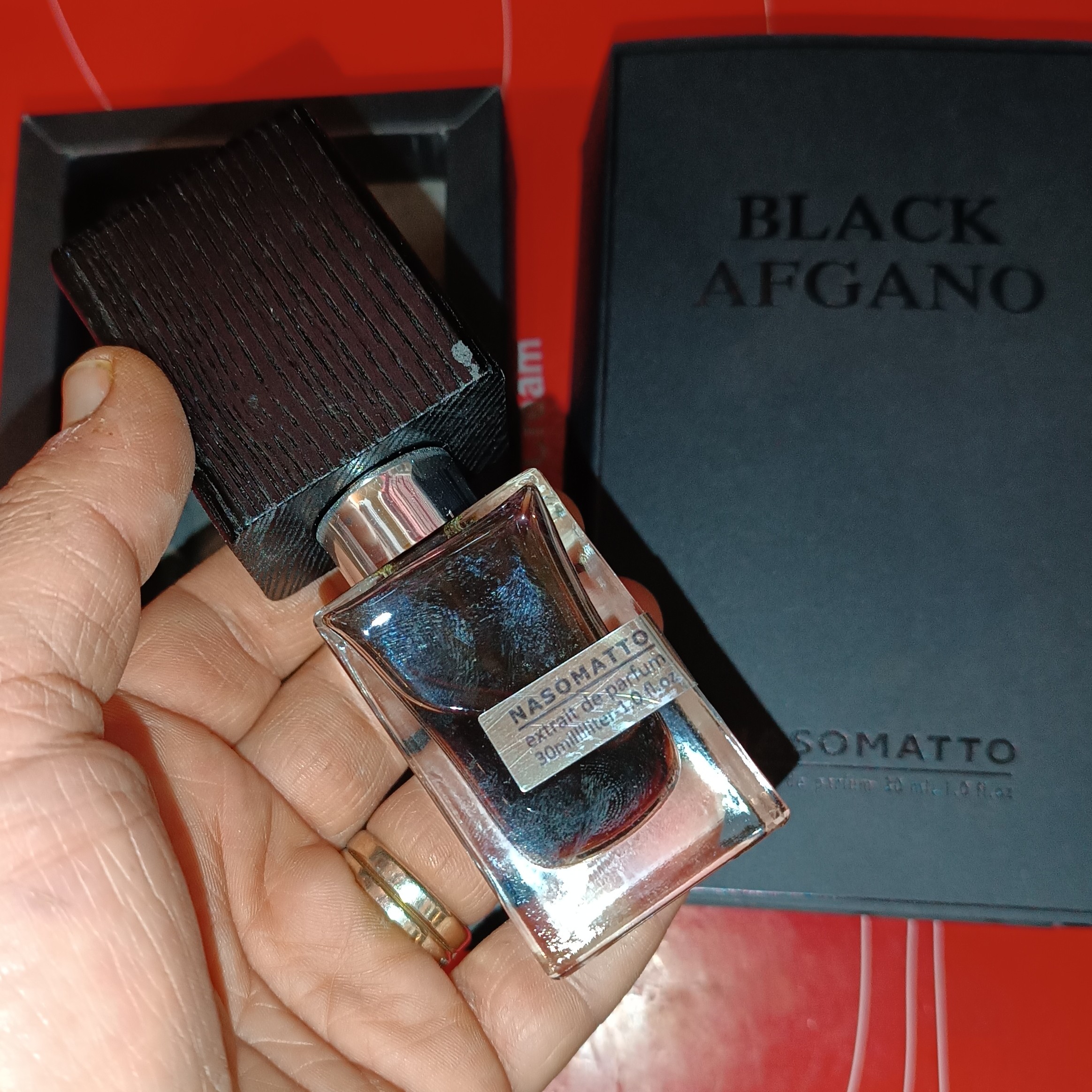 ادکلن بلک افغان ناسوماتو black afgano nasomatto عطر بلک افغان Back Afgano رایحه بلک افگان اودکلن بلک افقان عطر افگان