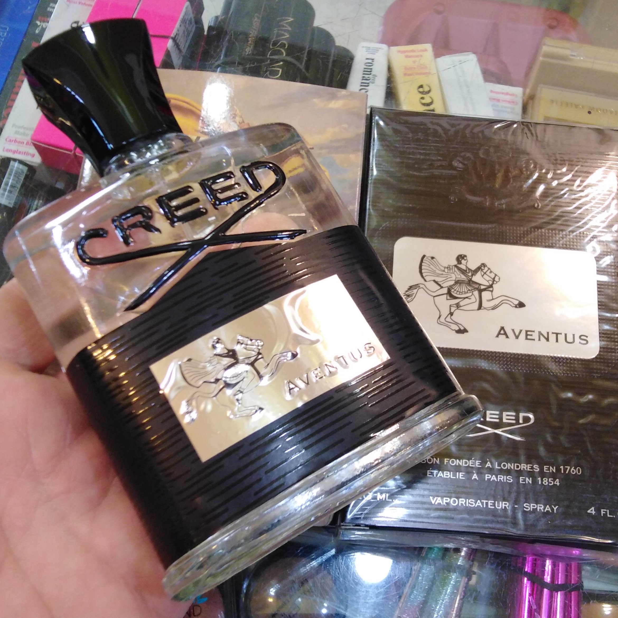 ادکلن اونتوس کرید مردانه aventus creed عطر خوشبو رایحه جذاب پسرانه