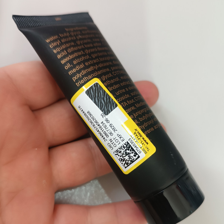 کرمپودر استخری mac foundationer کرم پودر گیاهی
