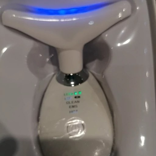 ماساژور صورت و گردن،جوانساز و ضدچروک