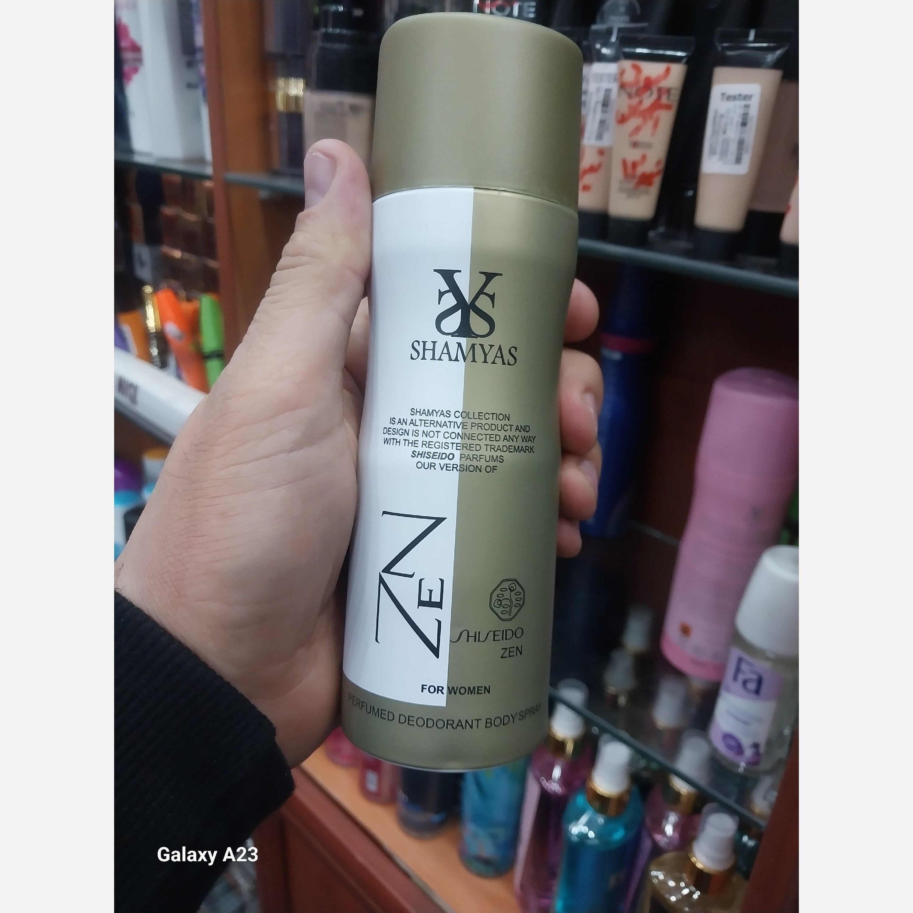 اسپری خوشبو کننده لباس و بدن شمیاس زنانه و مردانه 200 میل با رایحه های بسیار ماندگار 48 ساعته رایحه های معروف دنیا