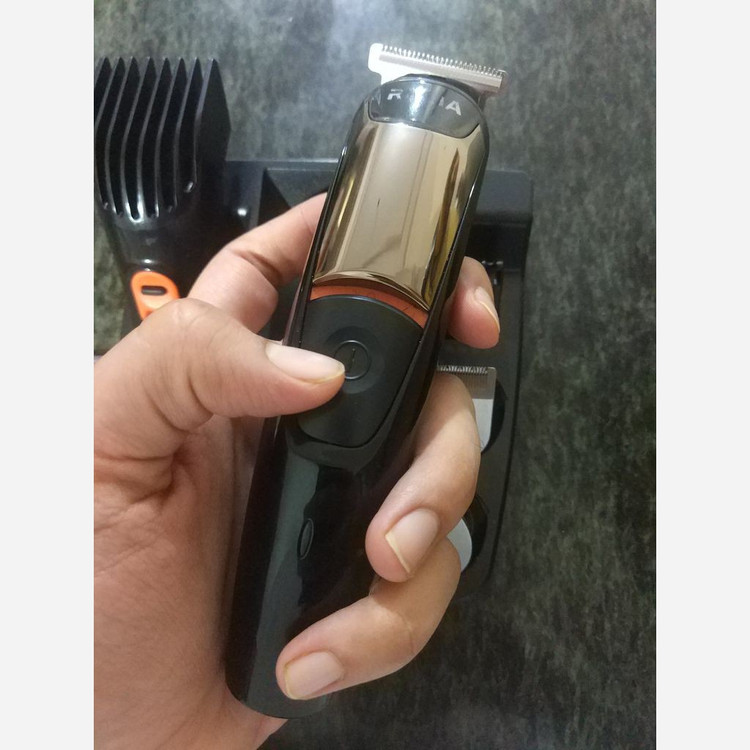 ماشین اصلاح 6 کاره رزیا مدل ROZIA PROFESSIONAL HQ5900